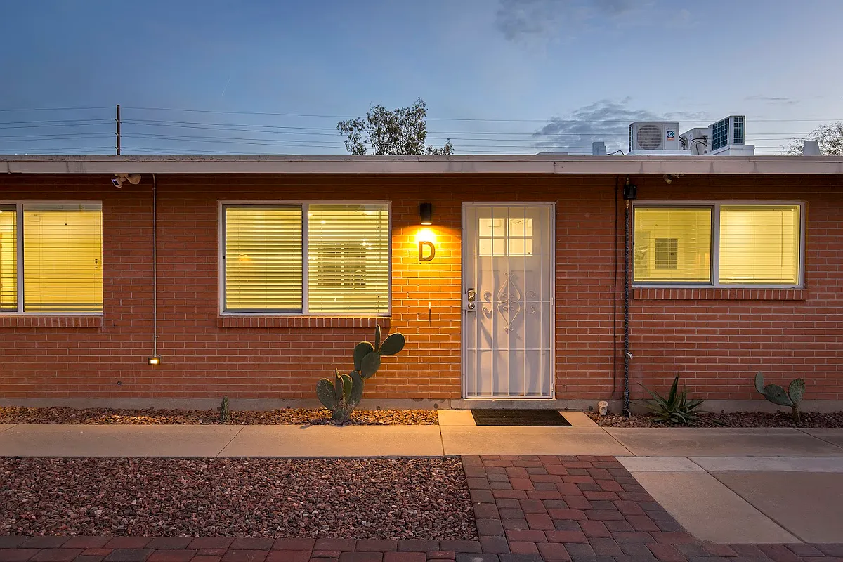 Building Photo - 1423 N Venice Ave #K1