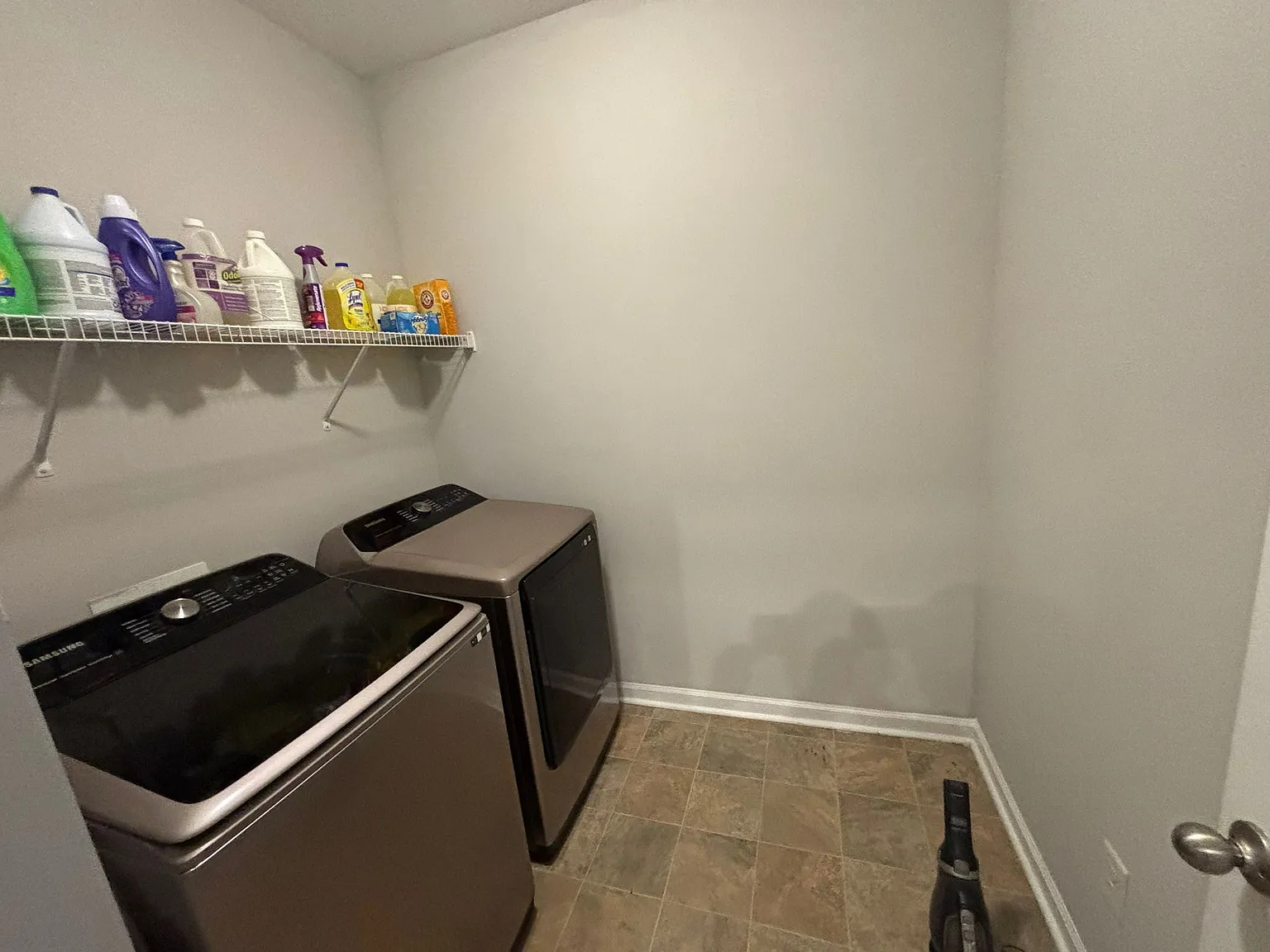 4 bed, 2.5 bath, 2358 sqft, $2,700 — Photo 4