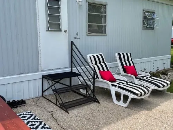 8225 W Pine Grove Beach Dr, Baldwin, MI 49304