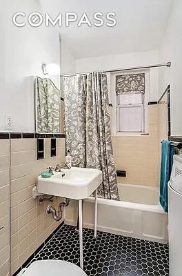 Sold by Compass | media 7