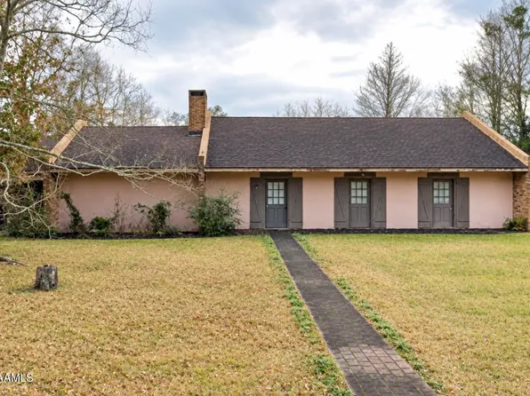 8133 Meadow Ln, Abbeville, LA 70510