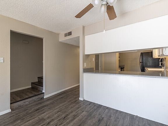 3rd image of 419 Harding Pl #104