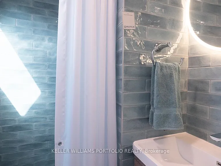 207 Beatrice St #2 — Photo 15