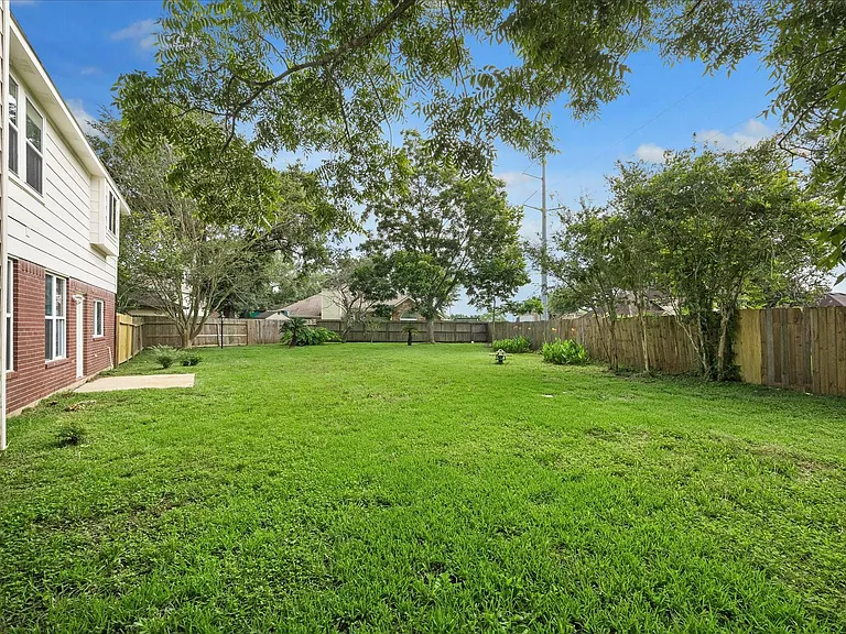 1306 Hunter Wood Dr — Photo 42