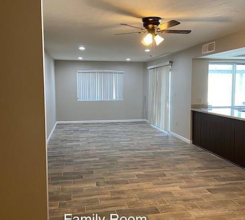 4th image of 3238 E Poinsettia Dr