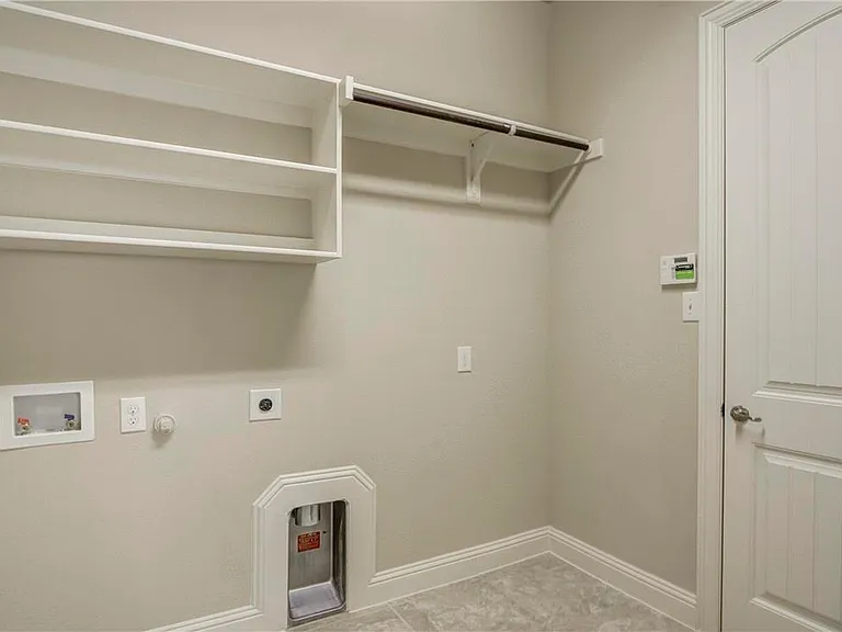 7592 Plowman Ln — Photo 24