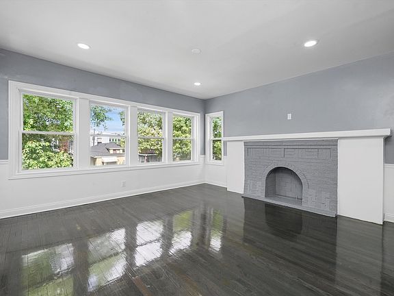 5th image of 415 N Leamington Ave