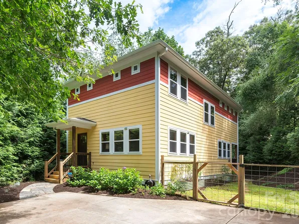 15 Riverlink Ln, Asheville, NC 28806