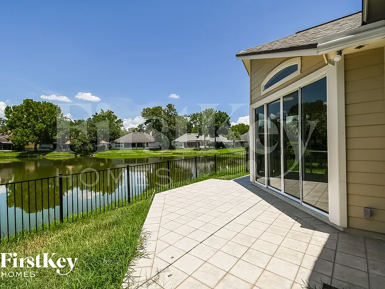 1528 Walnut Creek Dr — Photo 18