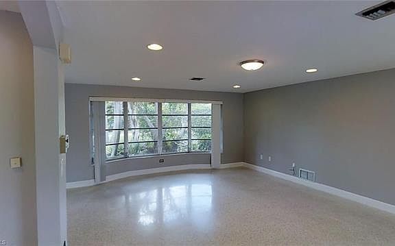 4th image of 419 Parkway Ct