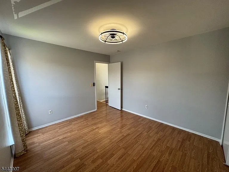 3811 Bloomingdale Dr — Photo 17