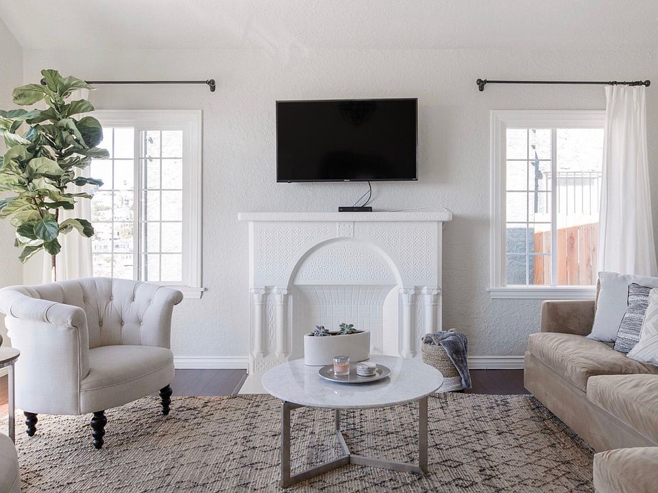 1st image of 1070 N Rowan Ave #1