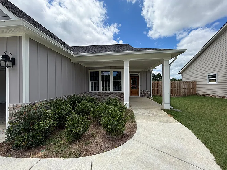 32 Dogwood St NE — Photo 4