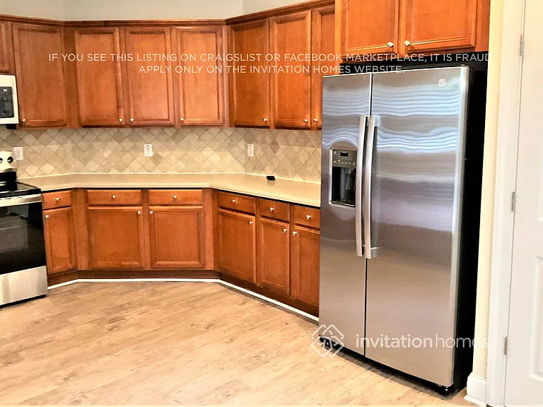 660 Brittany Manor Ln — Photo 10