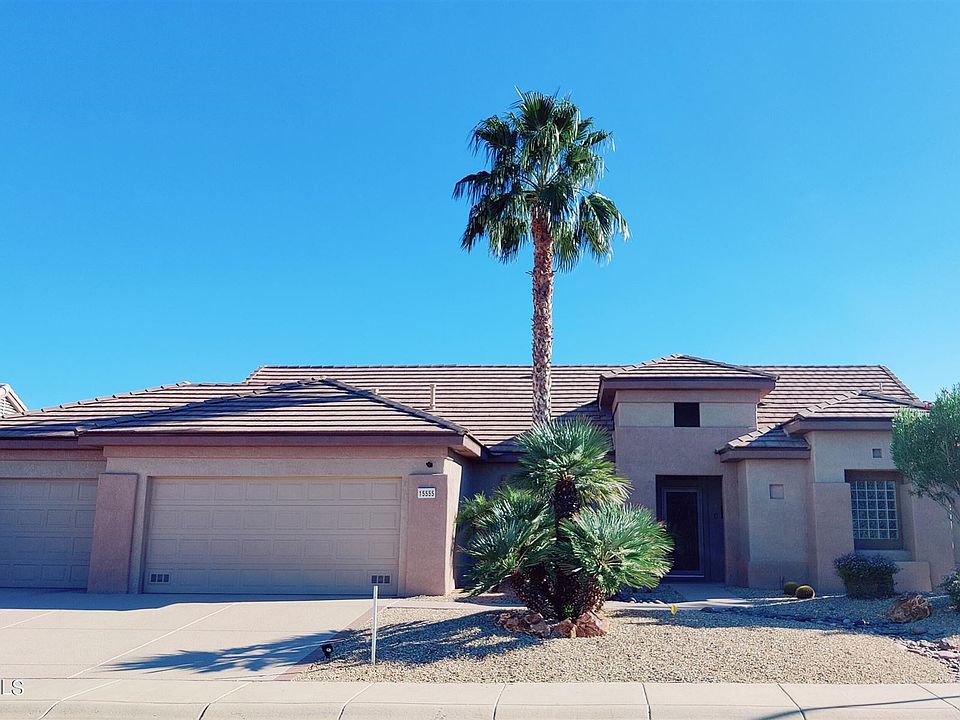 1st image of 15555 W Oakridge Ct