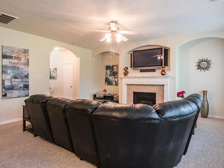 15 Aquiline Oaks Pl — Photo 13