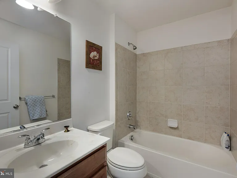23377 Lewis Hunt Sq — Photo 30