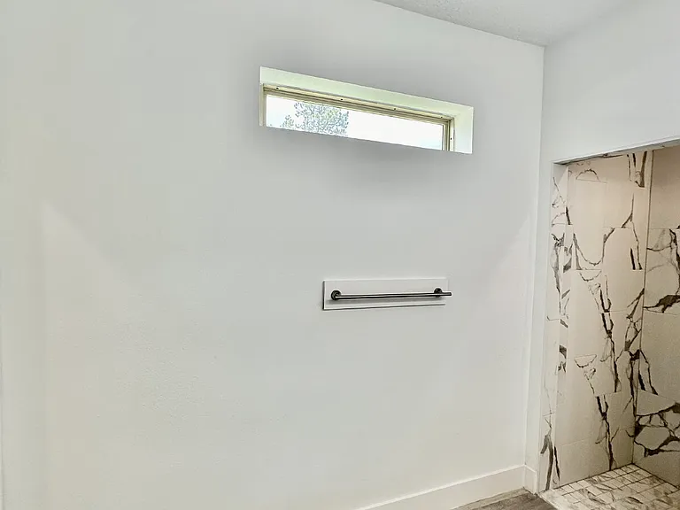 1370 Cogan Dr SE — Photo 12