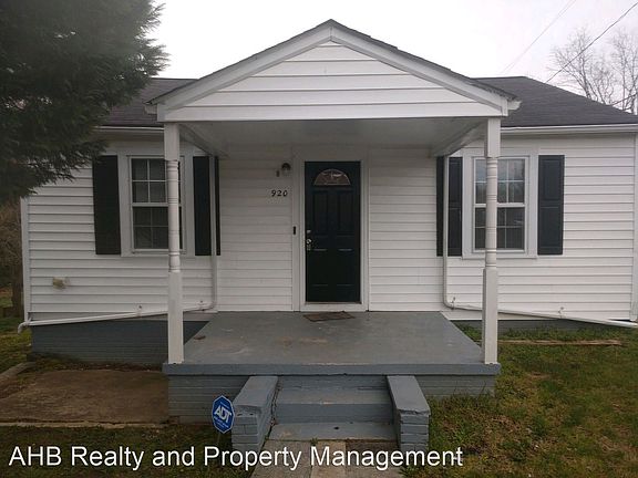 2nd image of 920 Elm St