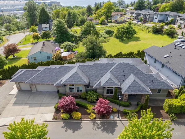 1209 Monterey Avenue NE, Renton, WA 98056