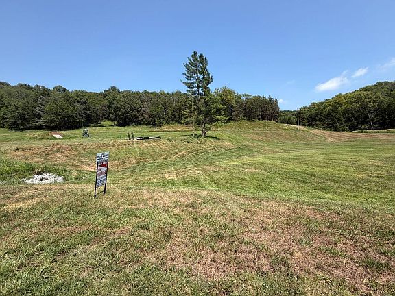 3rd image of 2300 Bluff Rd