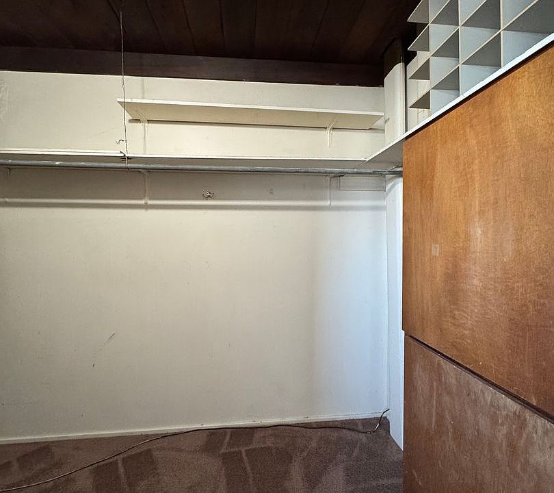 Building Photo 5