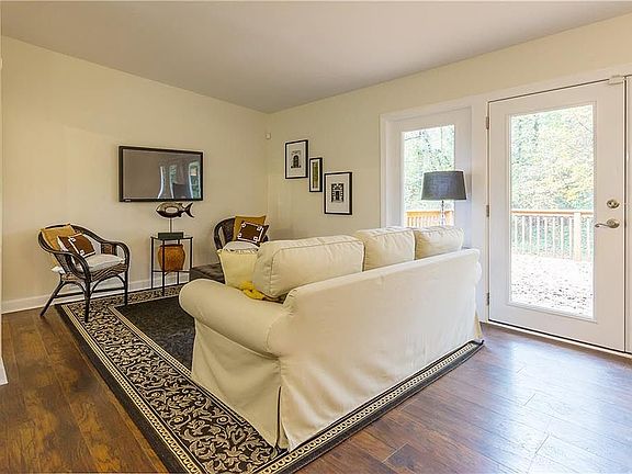 5th image of 2315 Hills Lane Dr SE