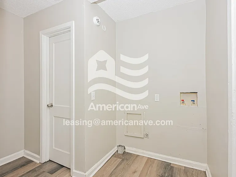 1237584_006_laundry_room_6.jpg