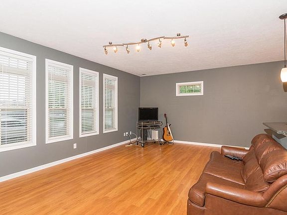 4th image of 1635 N College Ave APT 1