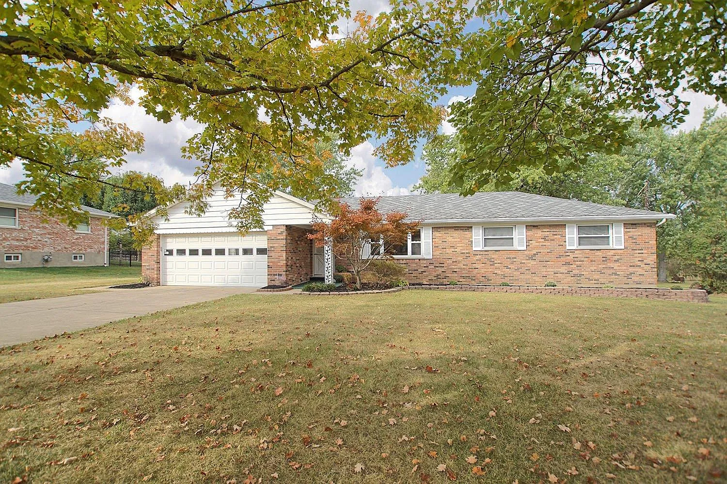 9039 Saxton Dr photo 1