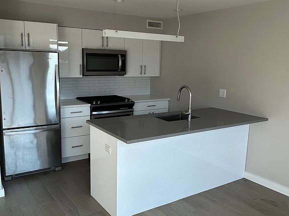 3rd image of 244 Hanover St #509