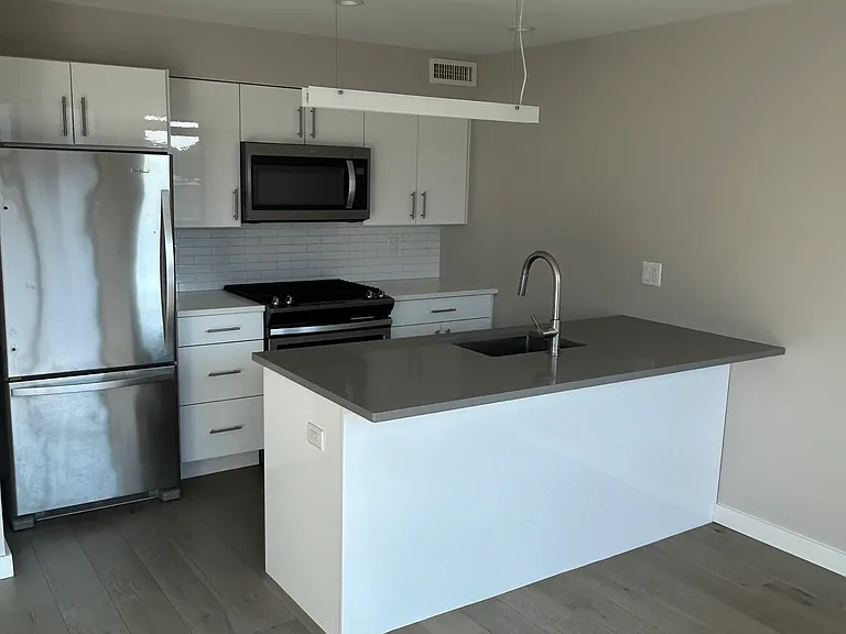 244 Hanover St #510 — Photo 3
