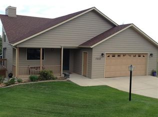 7212 Tanager Dr, Rapid City, SD 57702