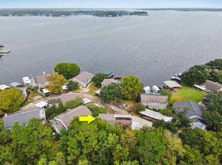 96 Lakeview Vlg, Montgomery, TX 77356