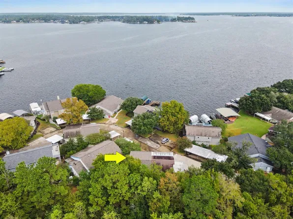 96 Lakeview Vlg, Montgomery, TX 77356
