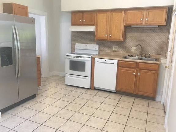 5th image of 210 Crescent Ave APT 1