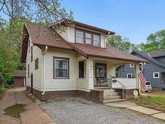 2nd image of 1001 Military Ave
