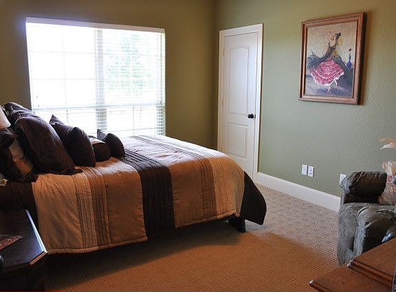 4th image of 101 Pecan Valley Dr