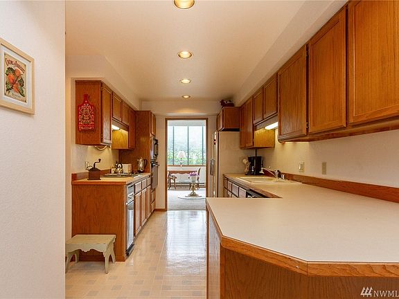 5th image of 2017 Narrows View Cir NW APT A206