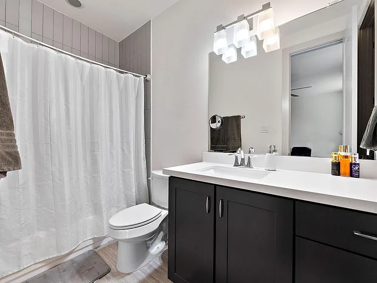 4621 Chartres St — Photo 18
