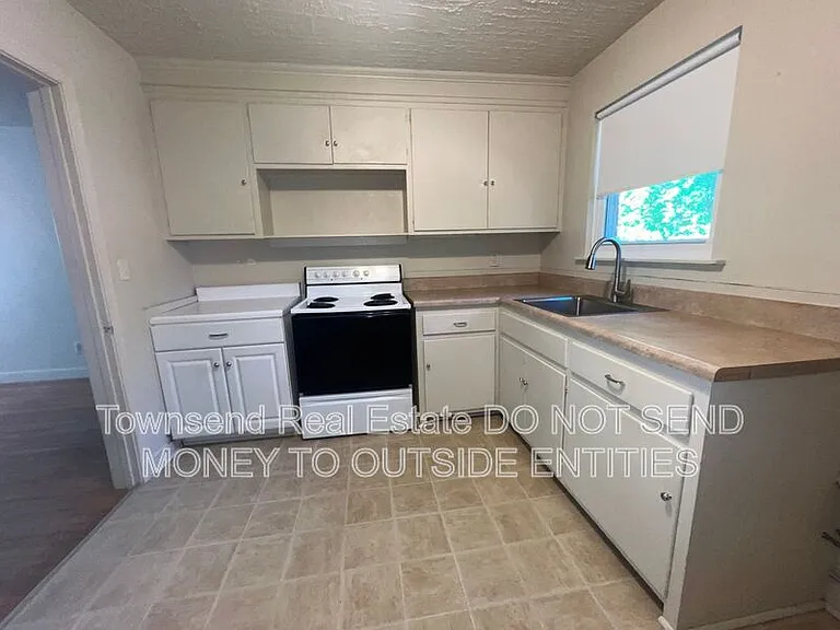 507 Martine Rd #3 — Photo 4