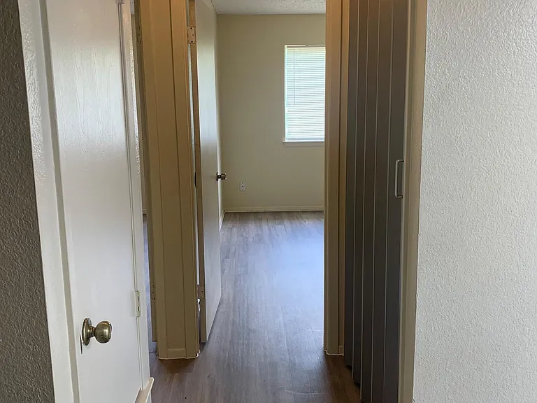 523 Greenlawn Blvd — Photo 5