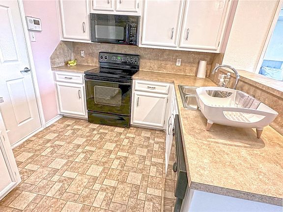 4th image of 2809 Curtis Dr
