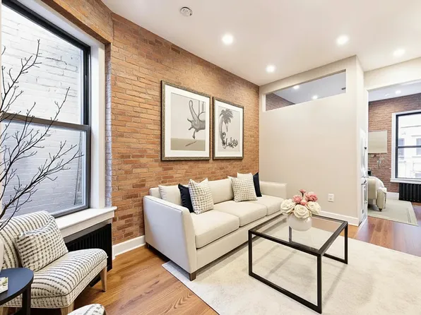 119 Christopher St, New York, NY