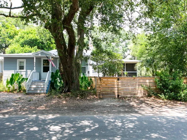 116 E Hudson Ave, Folly Beach, SC 29439