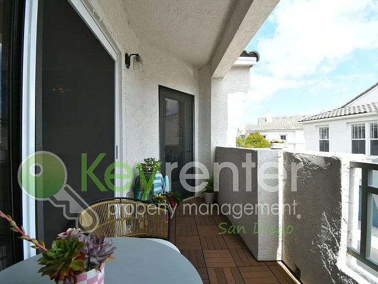 7663 Hazard Center Dr — Photo 10