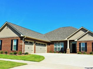 19 Cypress Grove Ln SW, Huntsville, AL 35824