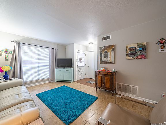 4th image of 3231 Castledale #43