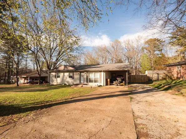 110 Circle Dr, Lexington, TN 38351