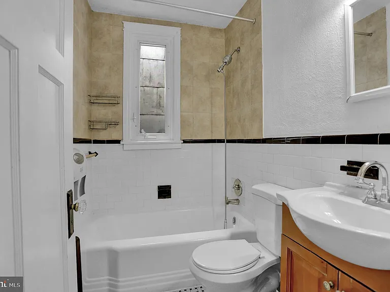 434 Folcroft St #A — Photo 10
